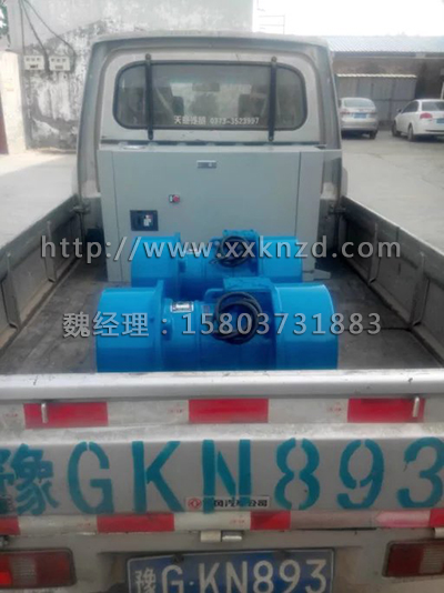 4月8號(hào)發(fā)貨帶變頻控制柜的振動(dòng)電機(jī)